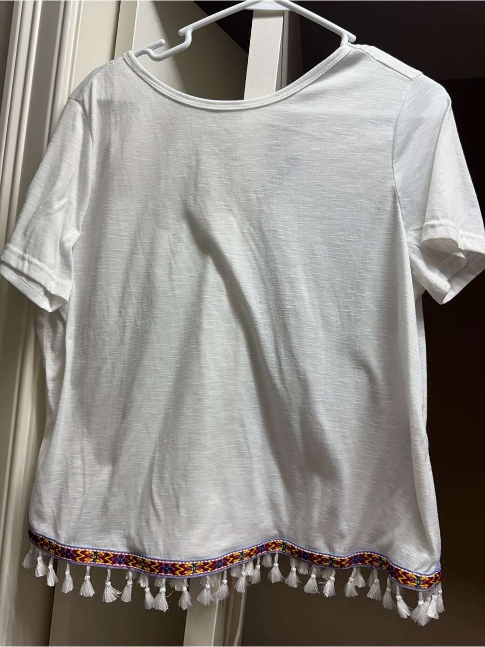 Women’s White Tassel Hem Short Sleeve Top